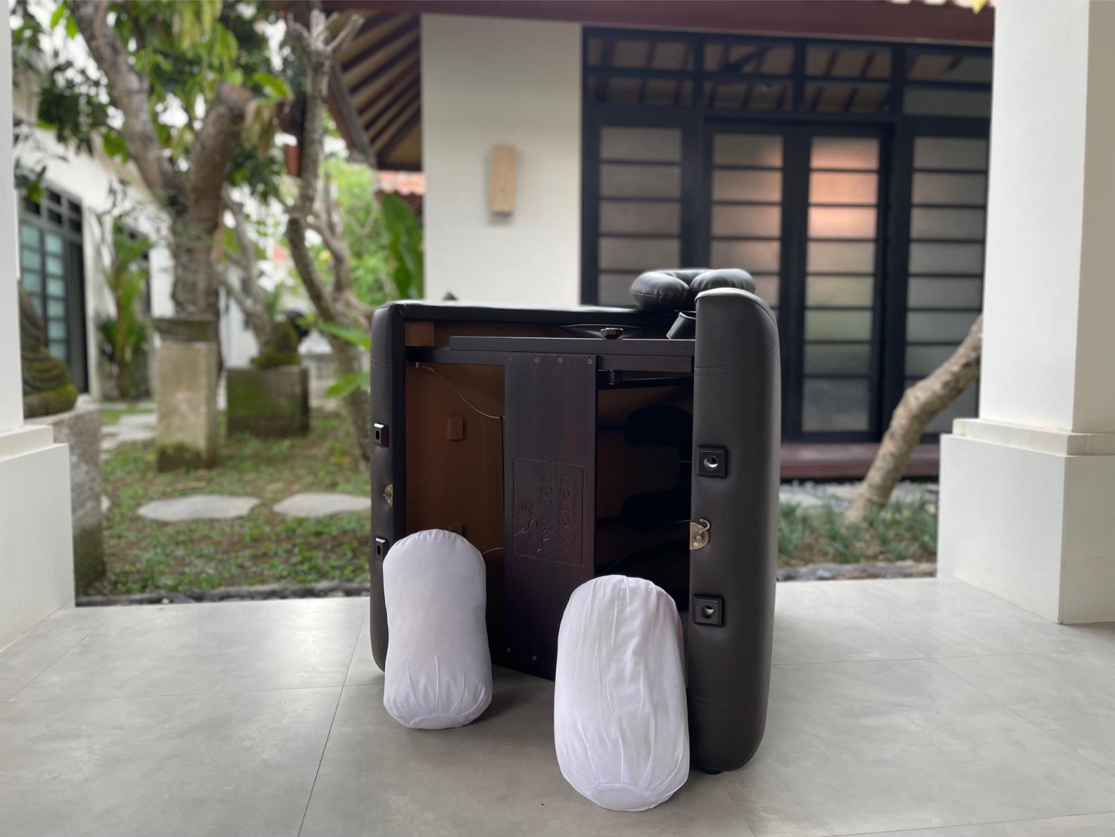 Portable massage tables and carrying bag